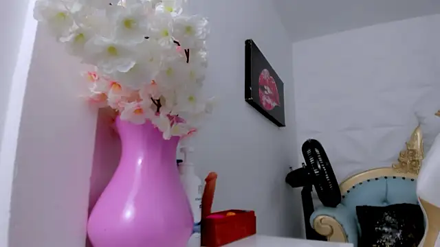 eimy skinny  online show from 01/17/26, 12:32