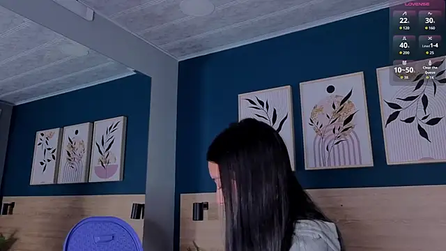 Snapshot of SarahMiler_ chatting on 09/15/25, 12:16 SarahMiler  online show from 09/15/25, 12:16