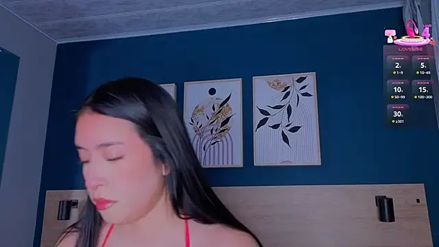 Snapshot of SarahMiler_ chatting on 09/23/25, 12:52 SarahMiler  online show from 09/23/25, 12:52