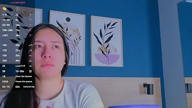 Snapshot of SarahMiler_ chatting on 10/20/25, 11:43 SarahMiler  online show from 10/20/25, 11:43