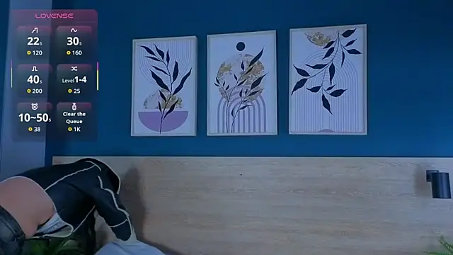 Snapshot of SarahMiler_ chatting on 10/24/25, 11:39 SarahMiler  online show from 10/24/25, 11:39