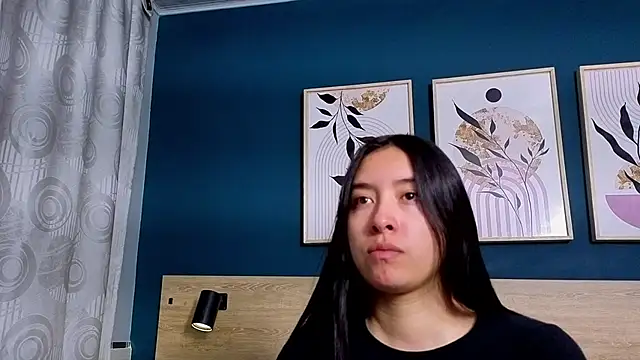 SarahMiler  online show from 12/05/25, 07:43