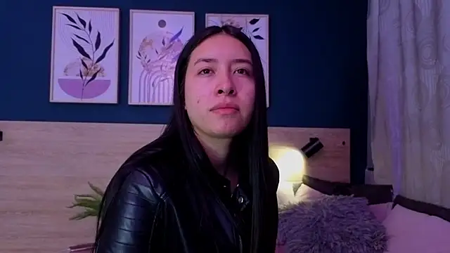 Snapshot of SarahMiler_ chatting on 02/21/26, 11:11 SarahMiler online show from 02/21/26, 11:11