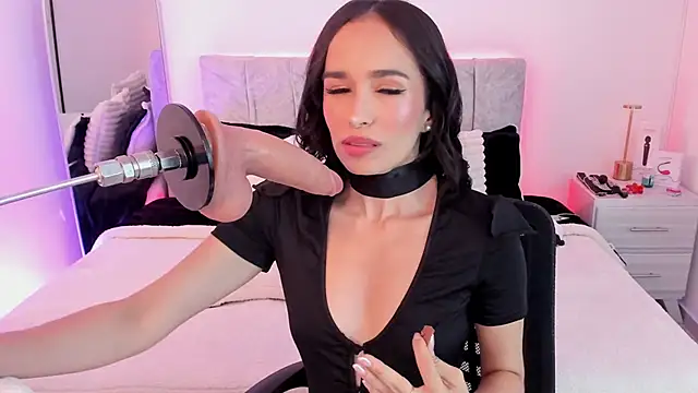 Taylormaxwell online show from 10/10/25, 10:31