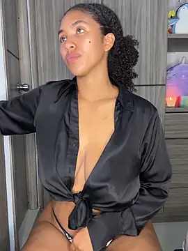 Snapshot of Mia_sweet80 chatting on 09/16/25, 02:45 Mia sweet80 online show from 09/16/25, 02:45