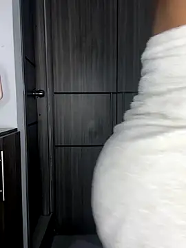 Snapshot of Mia_sweet80 chatting on 09/20/25, 02:45 Mia sweet80 online show from 09/20/25, 02:45