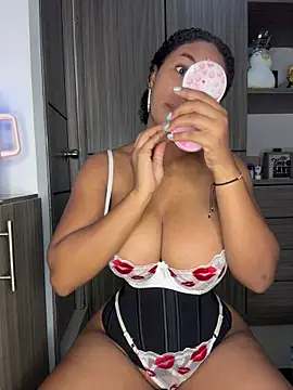 Snapshot of Mia_sweet80 chatting on 10/22/25, 02:56 Mia sweet80 online show from 10/22/25, 02:56