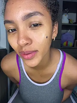 Snapshot of Mia_sweet80 chatting on 10/24/25, 03:25 Mia sweet80 online show from 10/24/25, 03:25