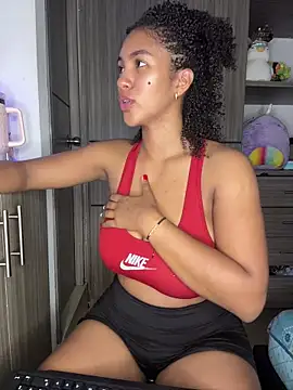 Snapshot of Mia_sweet80 chatting on 10/26/25, 03:56 Mia sweet80 online show from 10/26/25, 03:56