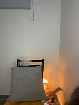 Snapshot of Mia_sweet80 chatting on 11/06/25, 01:28 Mia sweet80 online show from 11/06/25, 01:28