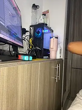 Snapshot of Mia_sweet80 chatting on 11/14/25, 03:49 Mia sweet80 online show from 11/14/25, 03:49