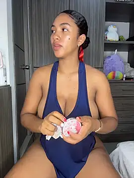 Snapshot of Mia_sweet80 chatting on 11/17/25, 03:12 Mia sweet80 online show from 11/17/25, 03:12