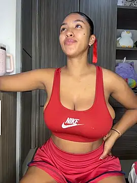 Snapshot of Mia_sweet80 chatting on 11/21/25, 10:41 Mia sweet80 online show from 11/21/25, 10:41