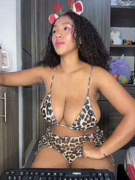 Snapshot of Mia_sweet80 chatting on 12/13/25, 10:26 Mia sweet80 online show from 12/13/25, 10:26