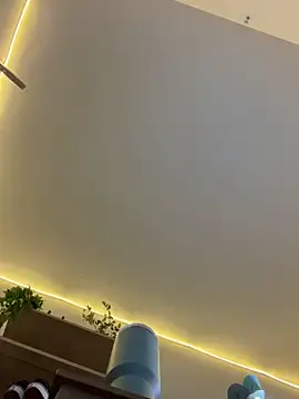 raynareign online show from 03/18/26, 07:22