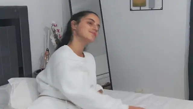 SweetMelodyZ online show from 12/15/25, 08:40