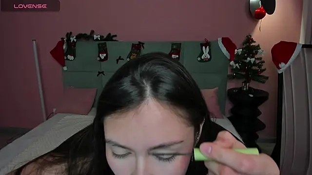 Tina Porter online show from 12/17/25, 01:33