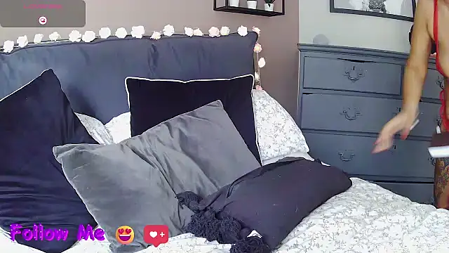 LonelyLucinda online show from 09/24/25, 09:01