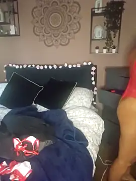 LonelyLucinda online show from 09/28/25, 06:30