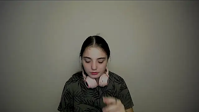 Sun Shine   online show from 09/26/25, 06:34