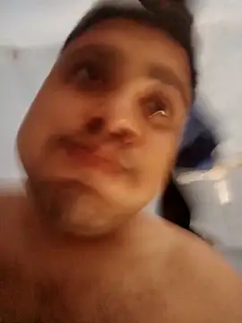 Snapshot of Desirock001 chatting on 04/25/26, 02:58 Desirock001 online show from 04/25/26, 02:58