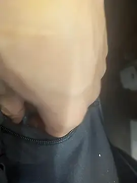 Snapshot of pasivosumi18554 chatting on 12/04/25, 07:44 pasivosumi18554 online show from 12/04/25, 07:44