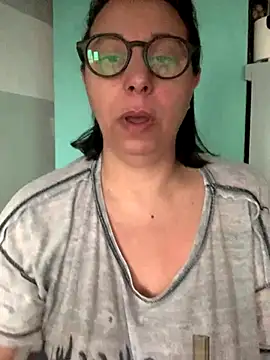 Snapshot of LupeLok chatting on 09/27/25, 12:54 LupeLok online show from 09/27/25, 12:54