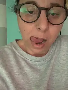 Snapshot of LupeLok chatting on 10/06/25, 06:16 LupeLok online show from 10/06/25, 06:16