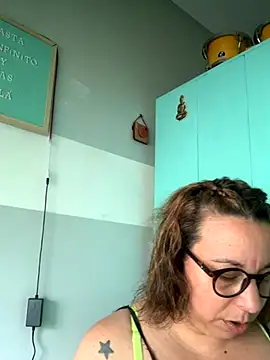 Snapshot of LupeLok chatting on 11/07/25, 04:29 LupeLok online show from 11/07/25, 04:29