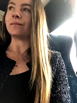 Snapshot of Angiehuston1 chatting on 09/27/25, 02:00 Angiehuston1 online show from 09/27/25, 02:00