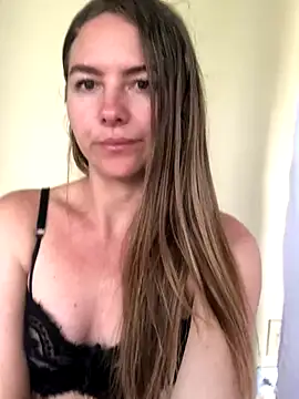 Angiehuston1 online show from 12/03/25, 06:50