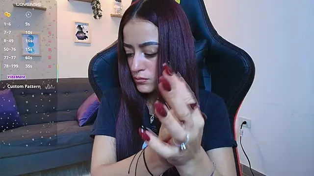 Snapshot of ViolethRosse chatting on 09/27/25, 07:52 ViolethRosse online show from 09/27/25, 07:52