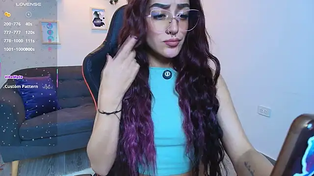 Snapshot of ViolethRosse chatting on 09/30/25, 08:36 ViolethRosse online show from 09/30/25, 08:36