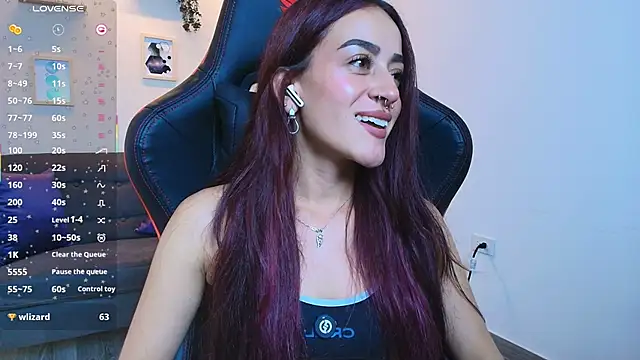 Snapshot of ViolethRosse chatting on 10/01/25, 07:42 ViolethRosse online show from 10/01/25, 07:42