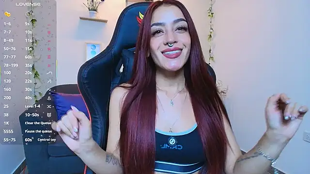 Snapshot of ViolethRosse chatting on 12/18/25, 08:15 ViolethRosse online show from 12/18/25, 08:15