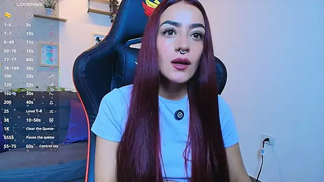 Snapshot of ViolethRosse chatting on 01/07/26, 08:55 ViolethRosse online show from 01/07/26, 08:55