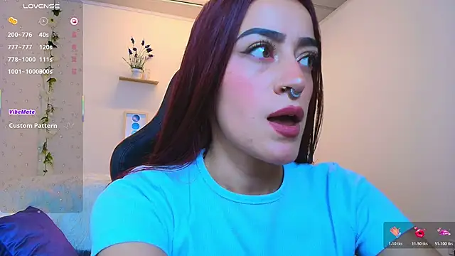 Snapshot of ViolethRosse chatting on 02/13/26, 12:39 ViolethRosse online show from 02/13/26, 12:39