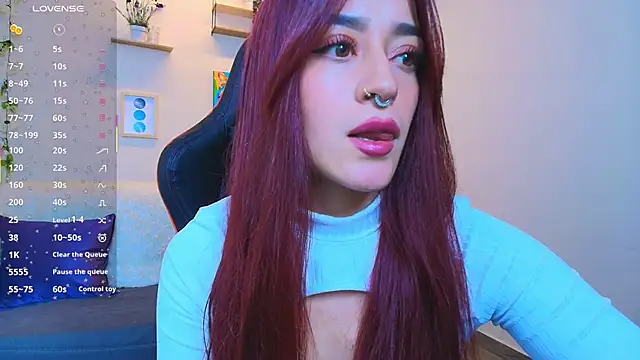 Snapshot of ViolethRosse chatting on 04/10/26, 01:44 ViolethRosse online show from 04/10/26, 01:44