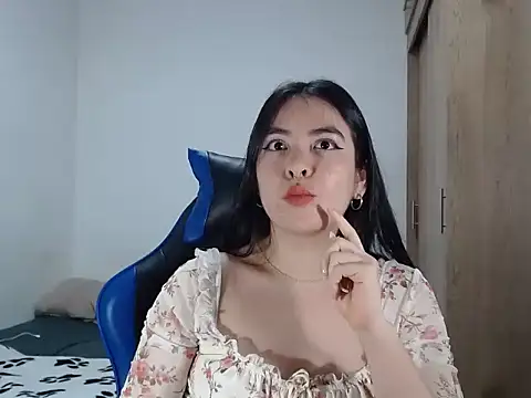 Snapshot of EloiseJun chatting on 09/17/25, 08:54 EloiseJun online show from 09/17/25, 08:54