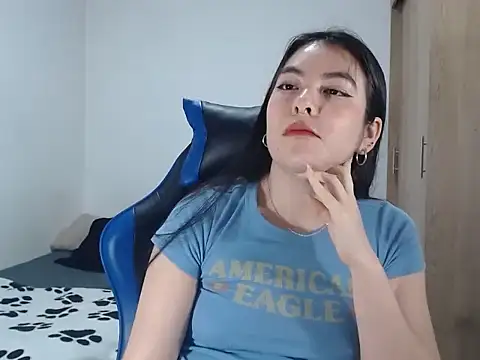 Snapshot of EloiseJun chatting on 09/18/25, 07:27 EloiseJun online show from 09/18/25, 07:27