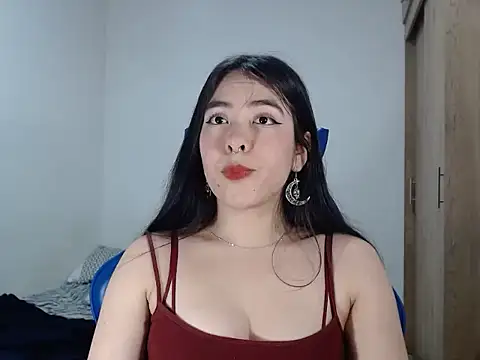 Snapshot of EloiseJun chatting on 11/02/25, 10:23 EloiseJun online show from 11/02/25, 10:23