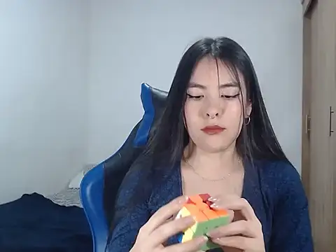 Snapshot of EloiseJun chatting on 11/06/25, 12:11 EloiseJun online show from 11/06/25, 12:11