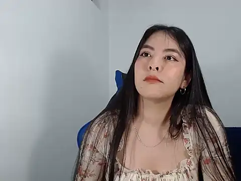 Snapshot of EloiseJun chatting on 11/12/25, 04:46 EloiseJun online show from 11/12/25, 04:46