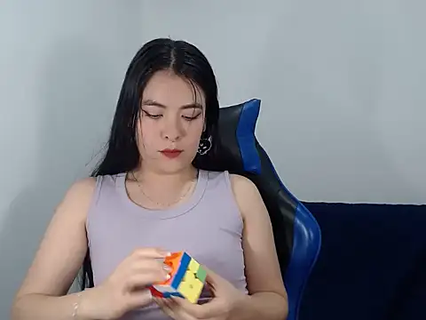 Snapshot of EloiseJun chatting on 11/20/25, 03:50 EloiseJun online show from 11/20/25, 03:50