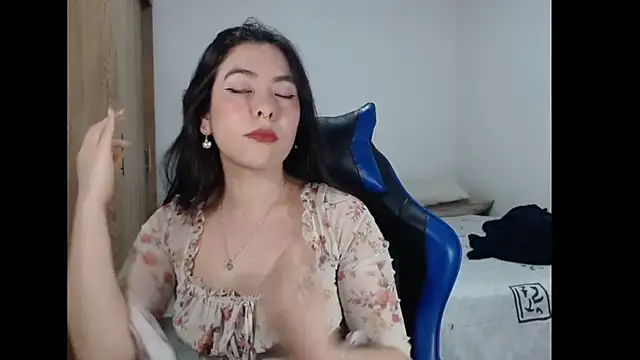 Snapshot of EloiseJun chatting on 03/28/26, 03:28 EloiseJun online show from 03/28/26, 03:28