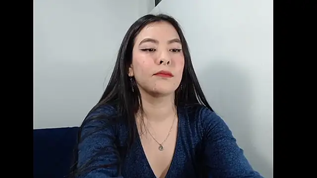 EloiseJun online show from 04/19/26, 10:34