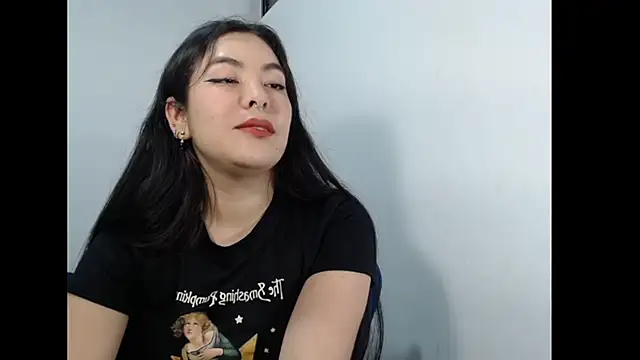 EloiseJun online show from 06/19/26, 03:44