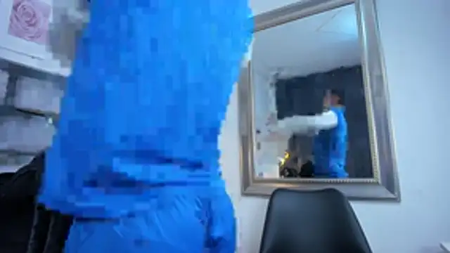 Snapshot of lianfox_ chatting on 11/15/25, 12:45 lianfox online show from 11/15/25, 12:45