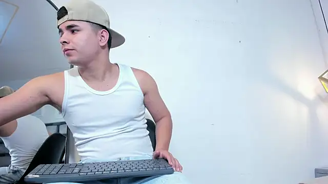 Snapshot of lianfox_ chatting on 02/27/26, 12:27 lianfox online show from 02/27/26, 12:27