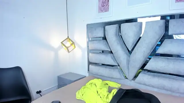 Snapshot of lianfox_ chatting on 04/09/26, 12:21 lianfox online show from 04/09/26, 12:21